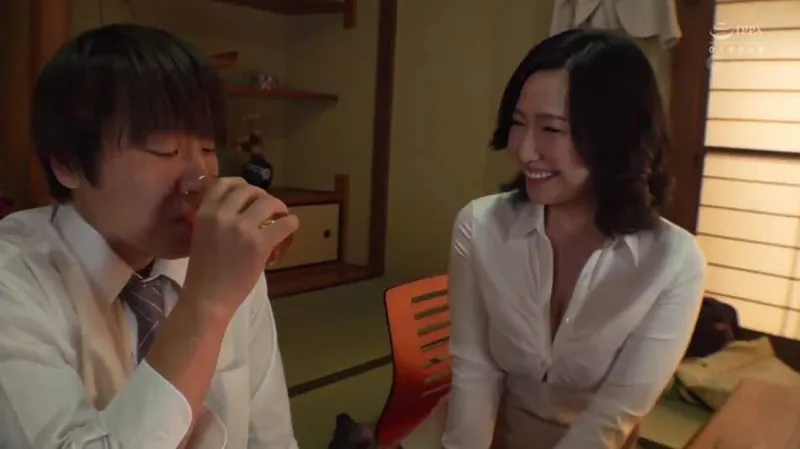 Kế hoạch làm thịt cậu nhân viên non tơ của chị cấp trên dâm