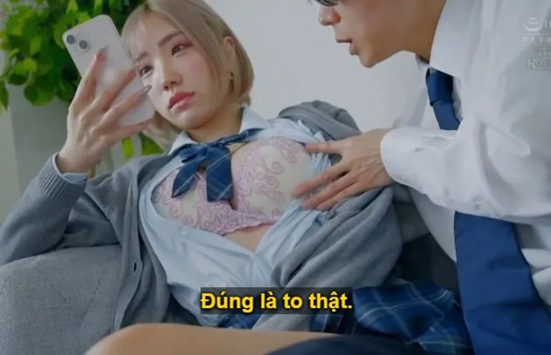 Cô nữ sinh tính tình lạnh tanh, chỉ đòi tiền bạc, anh muốn hành động gì với em cũng được.